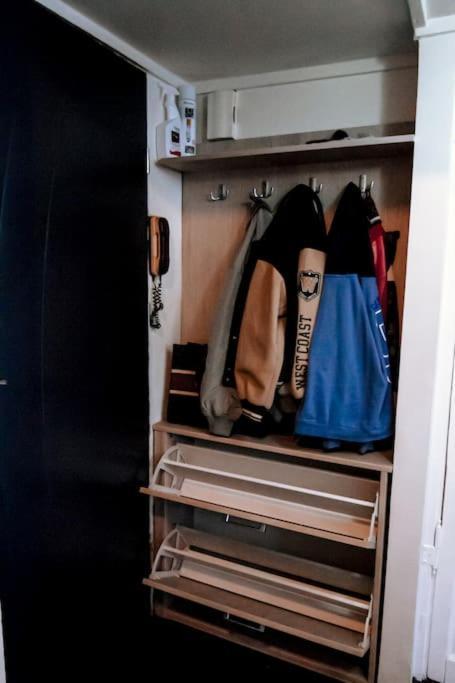 Przytulne Mieszkanie W Centrum Warschau Buitenkant foto